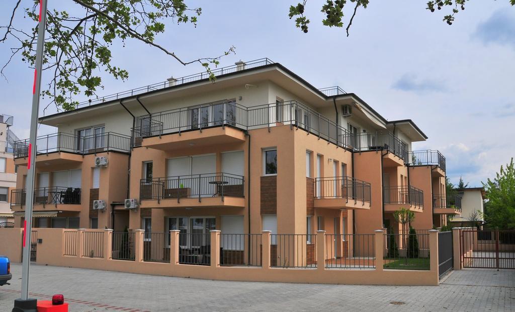 Zen Apartman Sunshine Zamardi Exterior photo